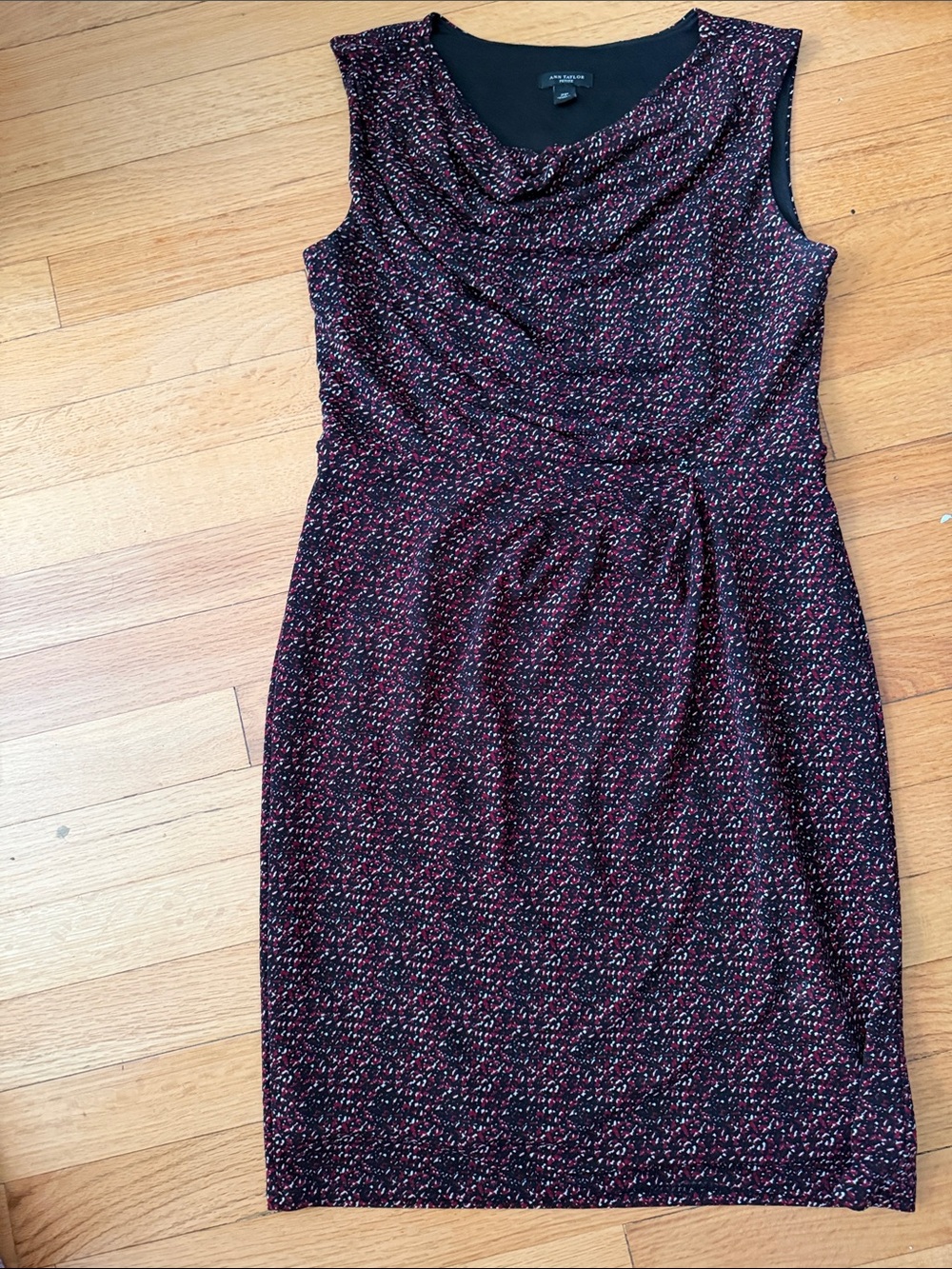 Ann Taylor Sleeveless Draped Sheath Dress in Burgundy Speckle